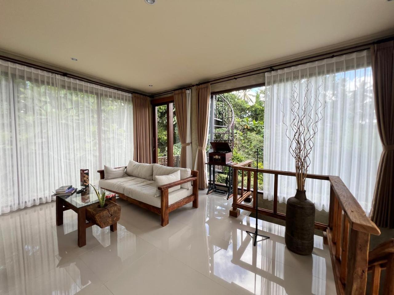 Villa Karang Dukuh *